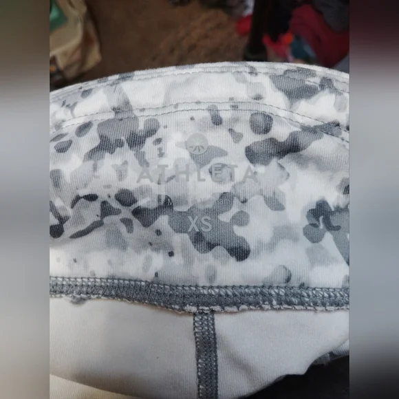 Athleta Women's Gray Patterned Leggings Size Small! In New Condition - Picture 6 of 7